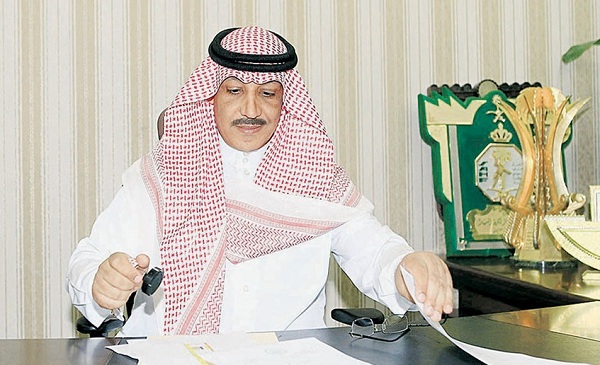 فوزي الباشا رئيس نادي الخليج المستقيل