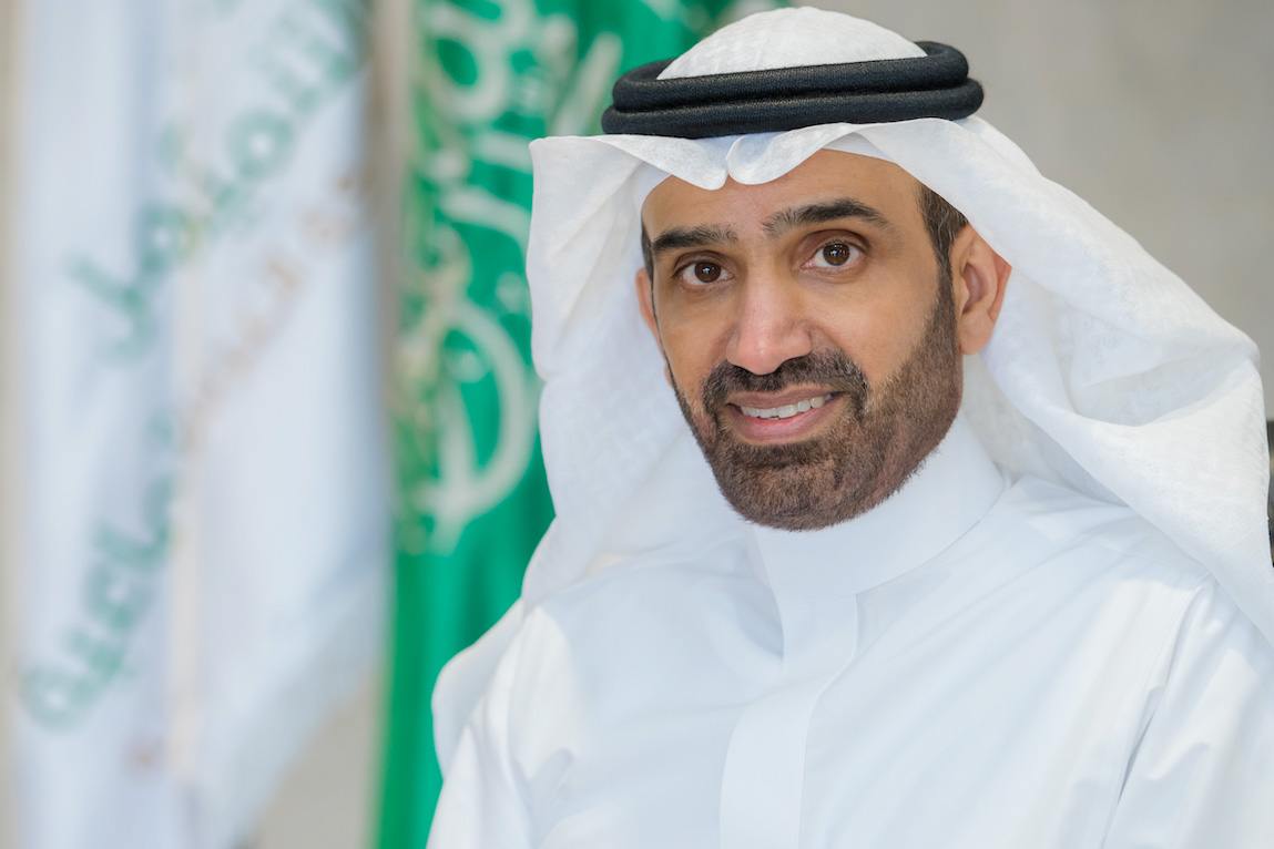 وزير الموارد البشرية أحمد الراجحي